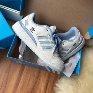 Tênis A didas fórum