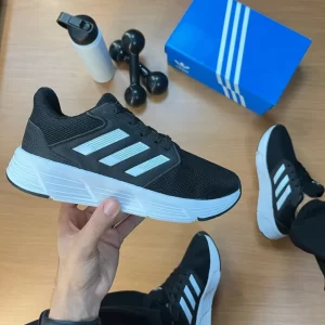 Tênis Adidas response