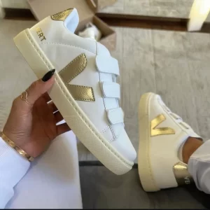 Tênis O New balance 9060