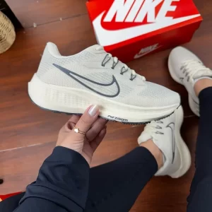 Tênis Nike zoom meia