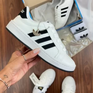 Tênis Campus spiny acompanha