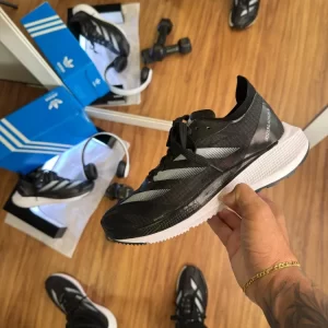 Tênis Adidas adizero 8