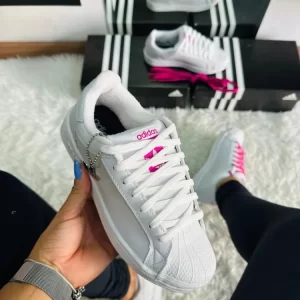 Tênis adidas super starlit