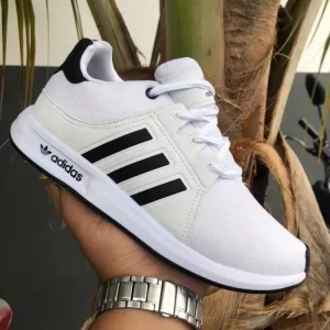 Tênis Adidas neo