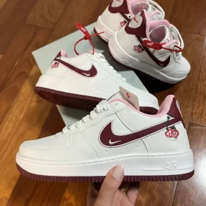 Tênis Nike arforce cereja