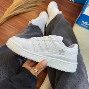 Tênis Adidas fórum