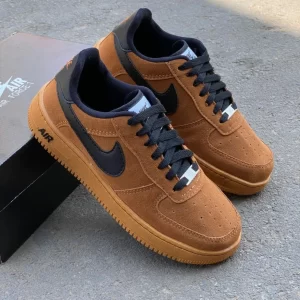 Tênis Nike force 1 camurça