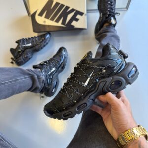 Tênis Nike Air maxtnplus