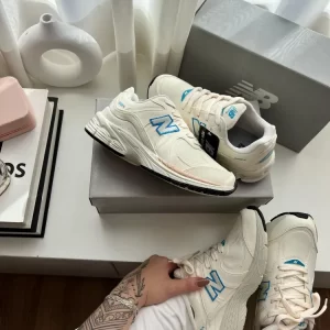 Tênis New Balance 1906