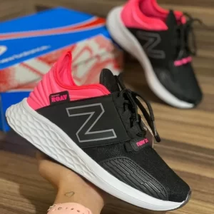 Tênis New balance roav